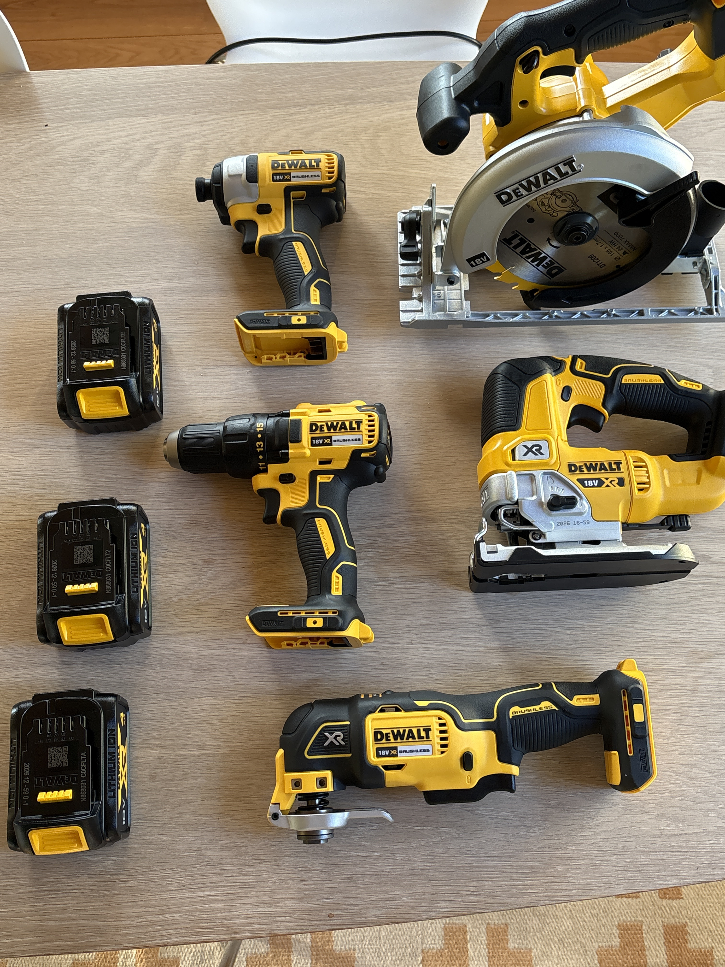 Dewalt xr 18v verktøypakke – 5 maskiner, 3 batterier og bag