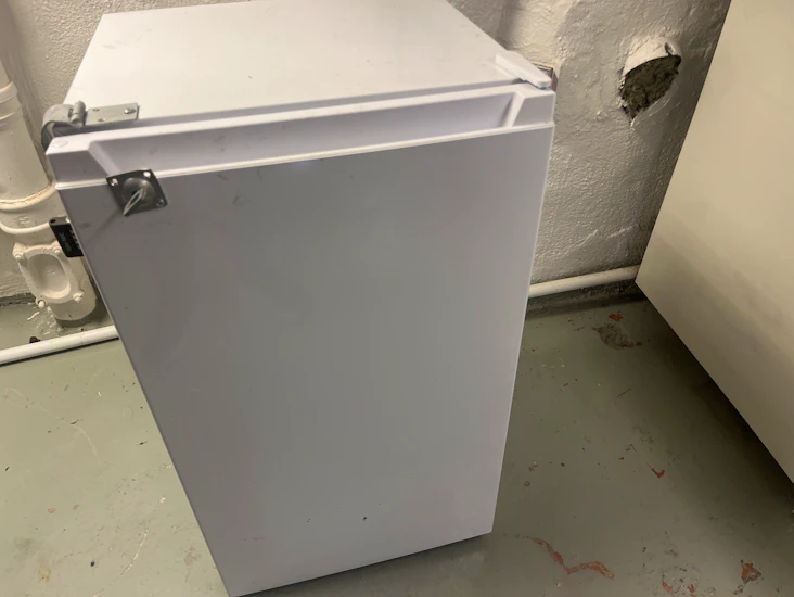 Kylskåp låsbart 50l