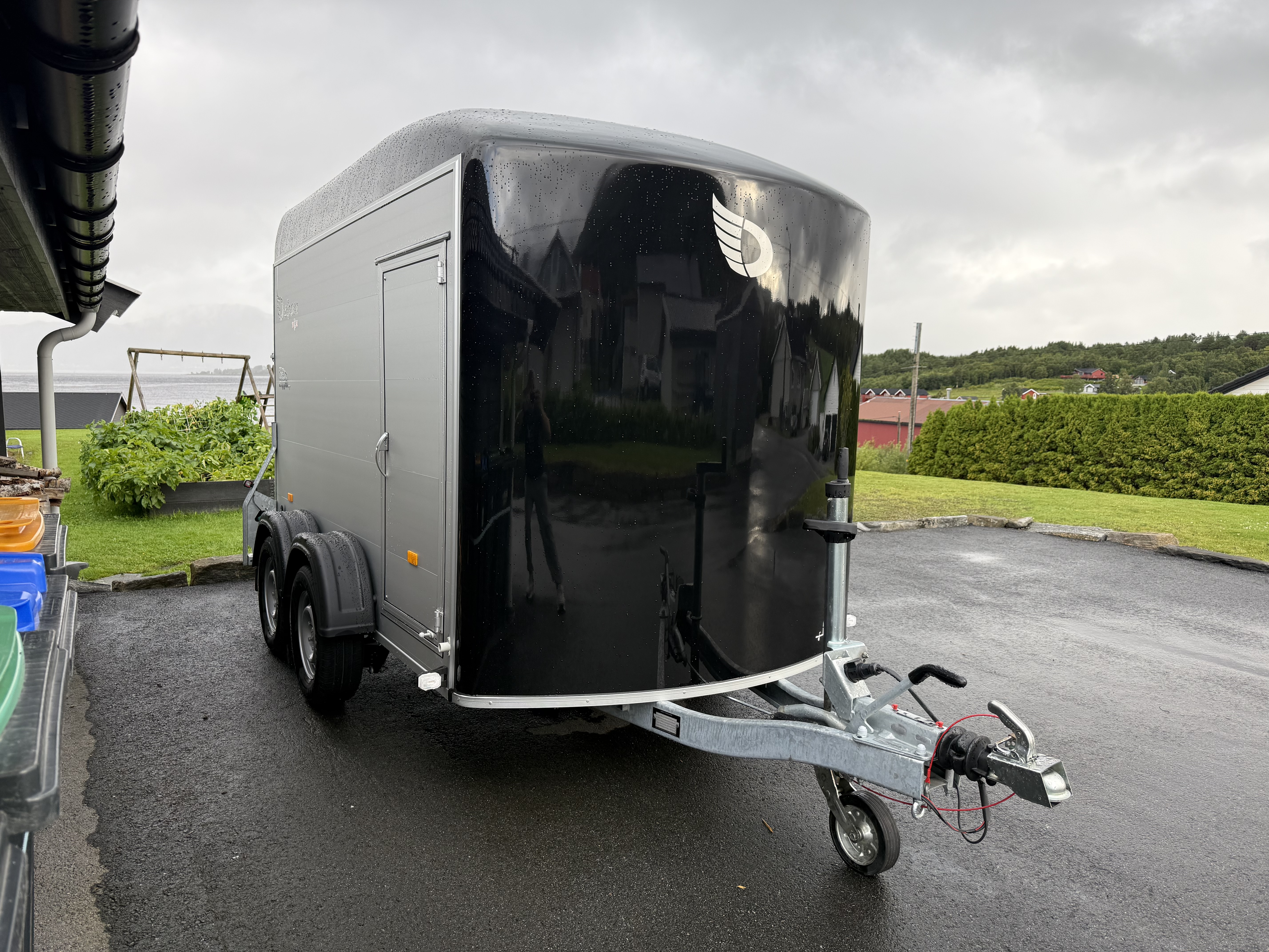 Debon roadster til utleie - den perfekte henger for en aktiv ferie!