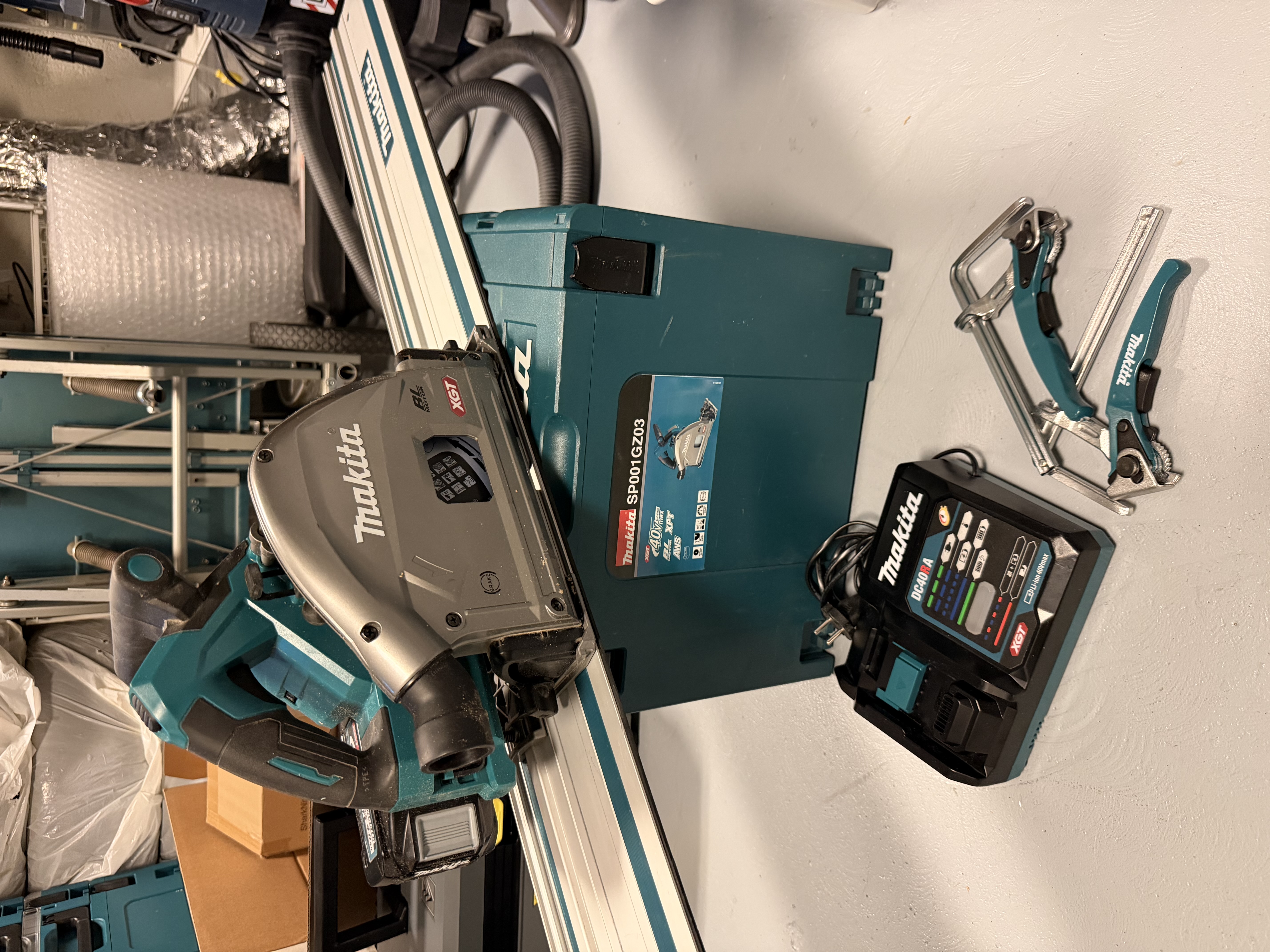 Makita sp001g 40v xgt sänksåg med styrskena