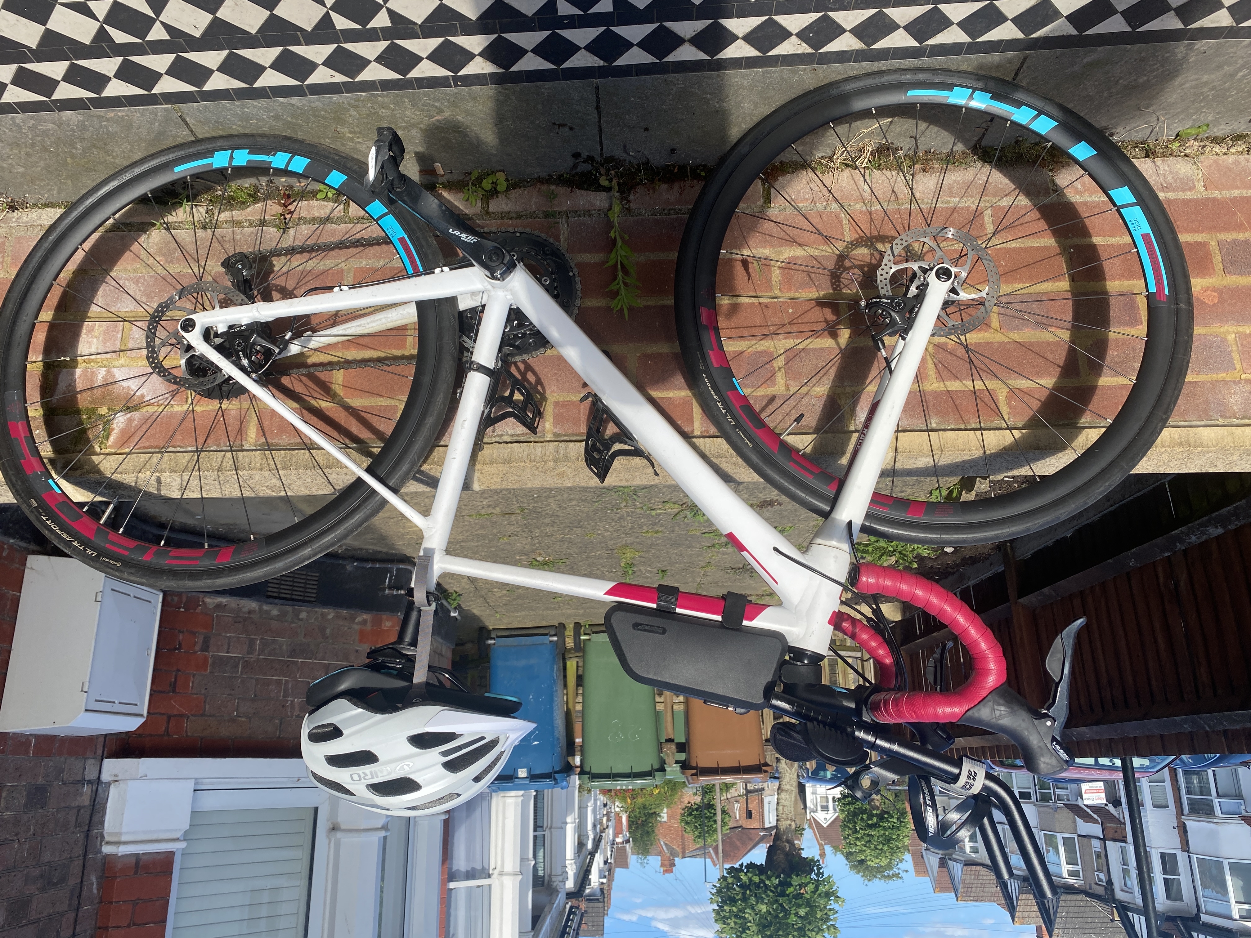 Women’s small road bike - cube axial brand great all-rounder & commuter bike