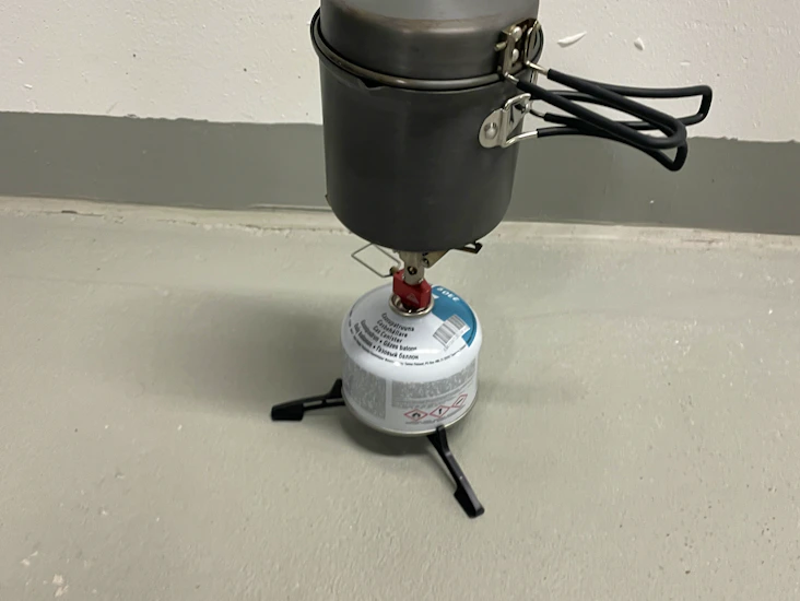 Kaasukeitin msr pocketrocket, jalusta ja kattila