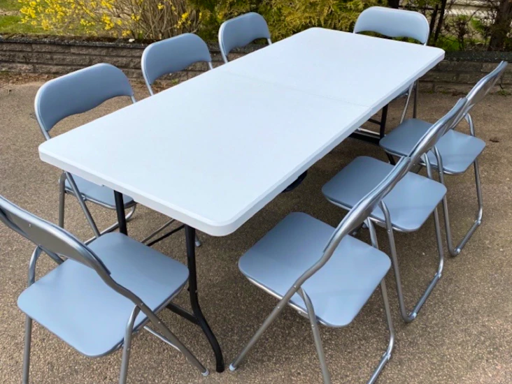 4 st långbord & 32 st klappstolar