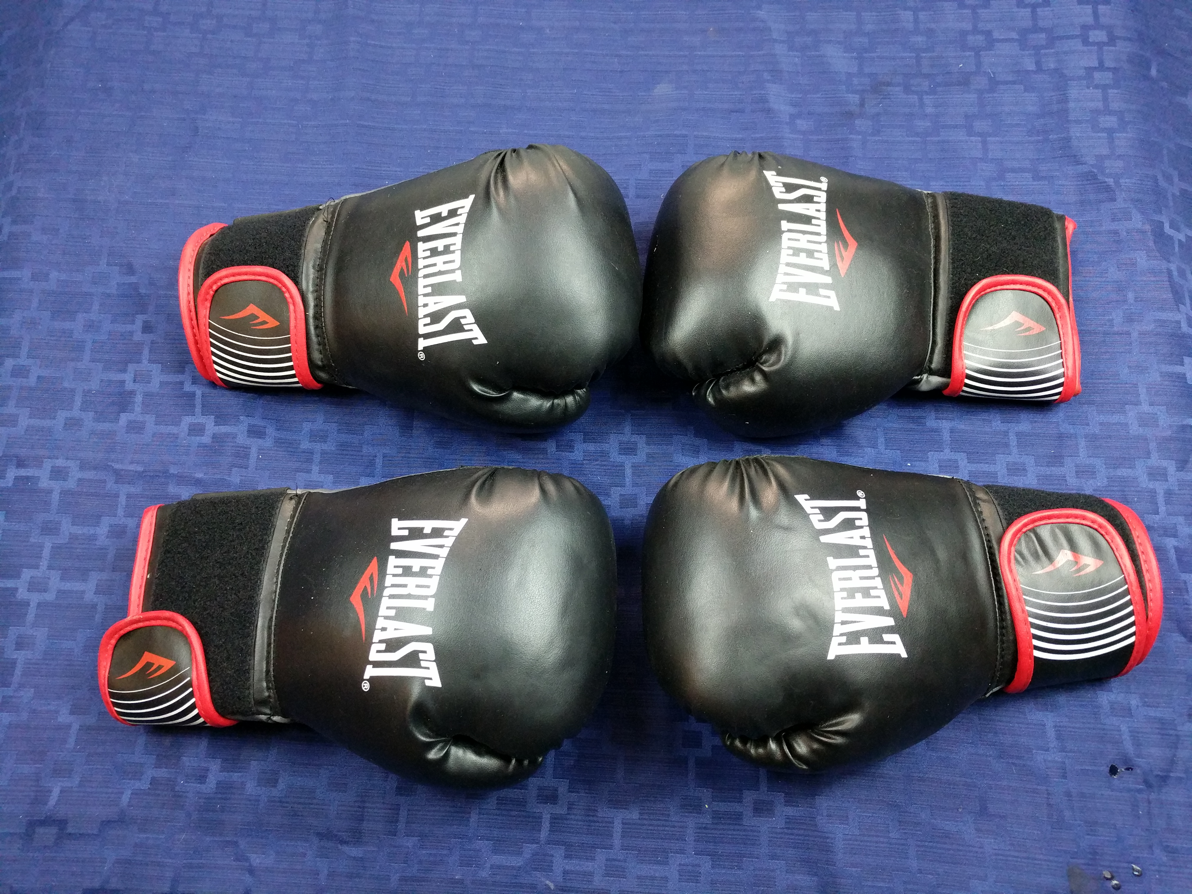 2 sets of everlast boxing 16oz. boxing gloves