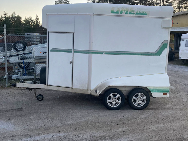 Skåpsläp, full ståhöjd.