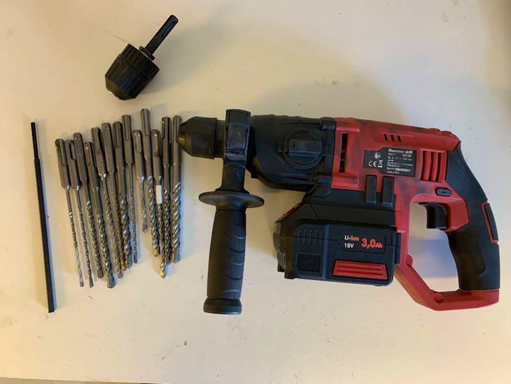 Batteridriven borrhammare