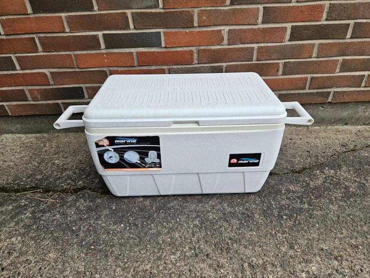 Rymlig kylbox igloo 45l