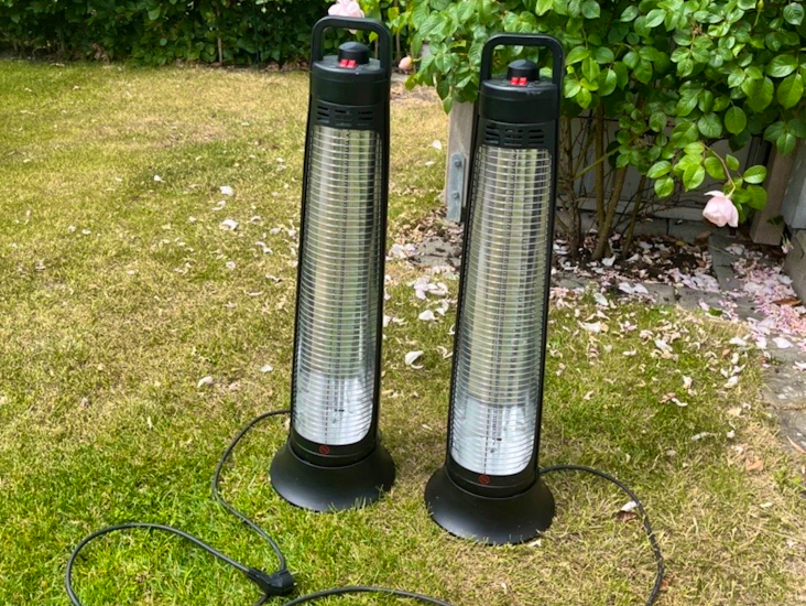 2st fristående infravärmare med timer, 900 w