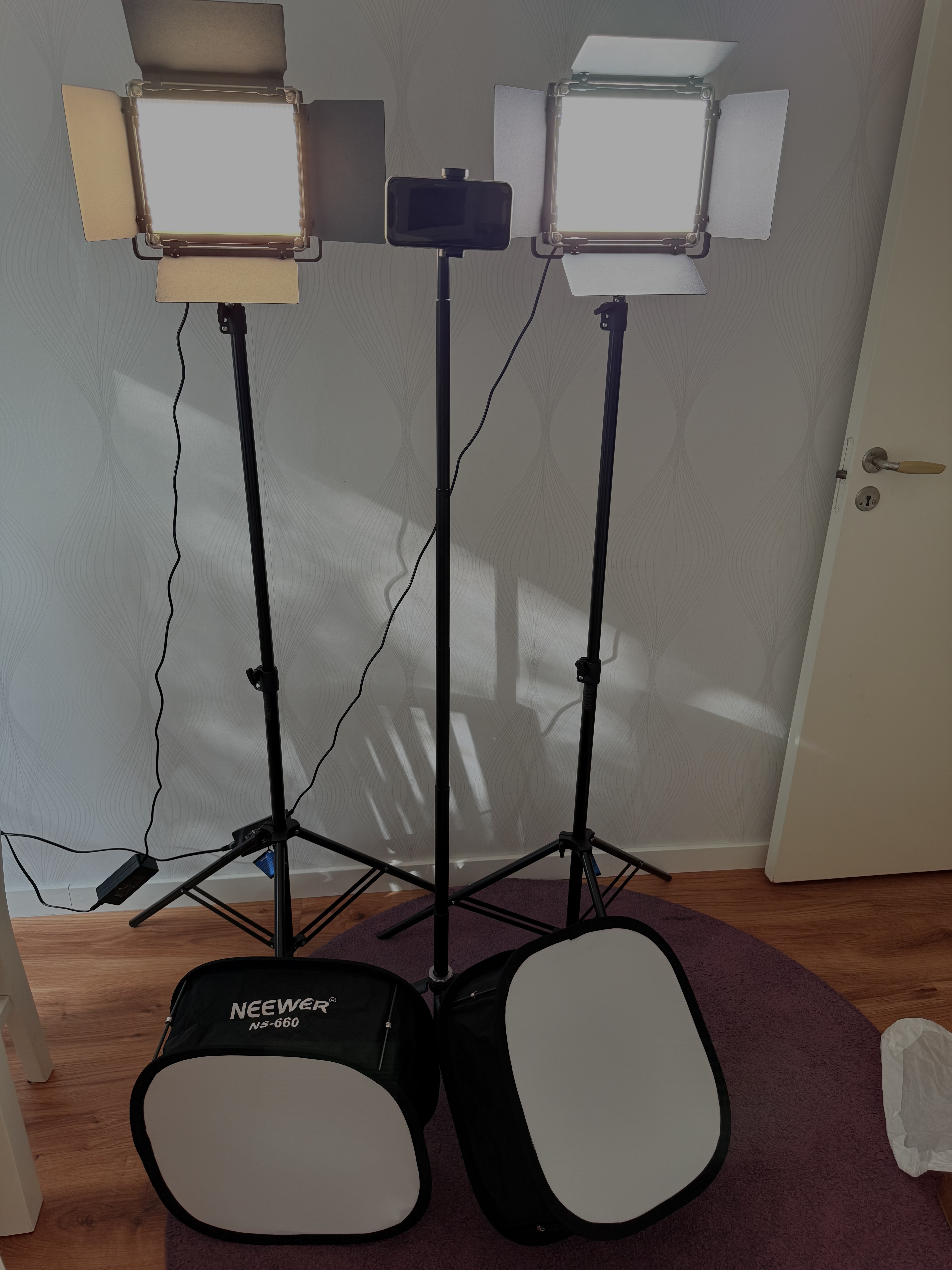 Neewer professional lighting kit – perfect for photography & video
