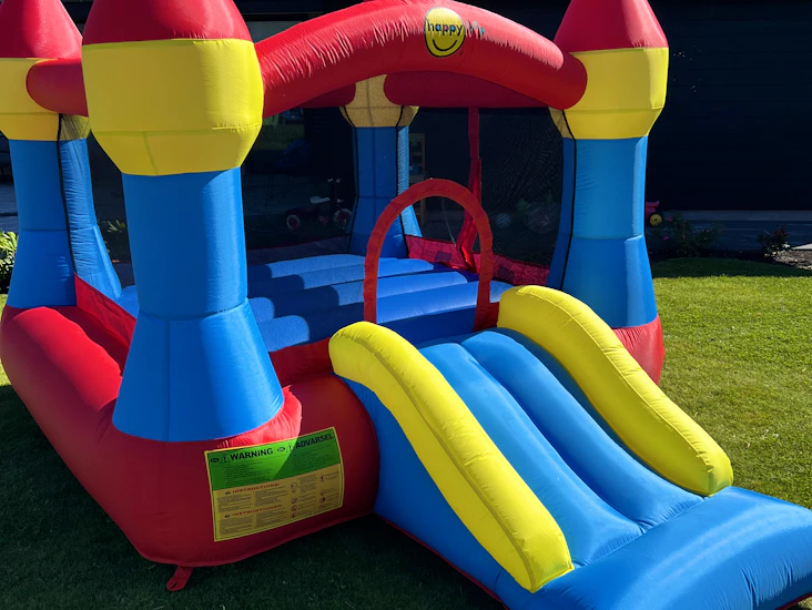 Hoppeborg med rustsjebane