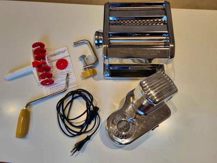 Marcato pastamaskin med motor!