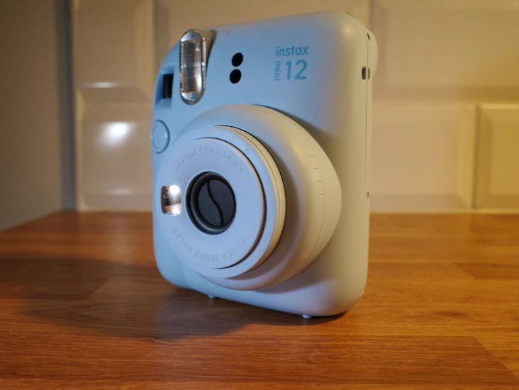 Fujifilm instax mini 12 -polaroidkamera