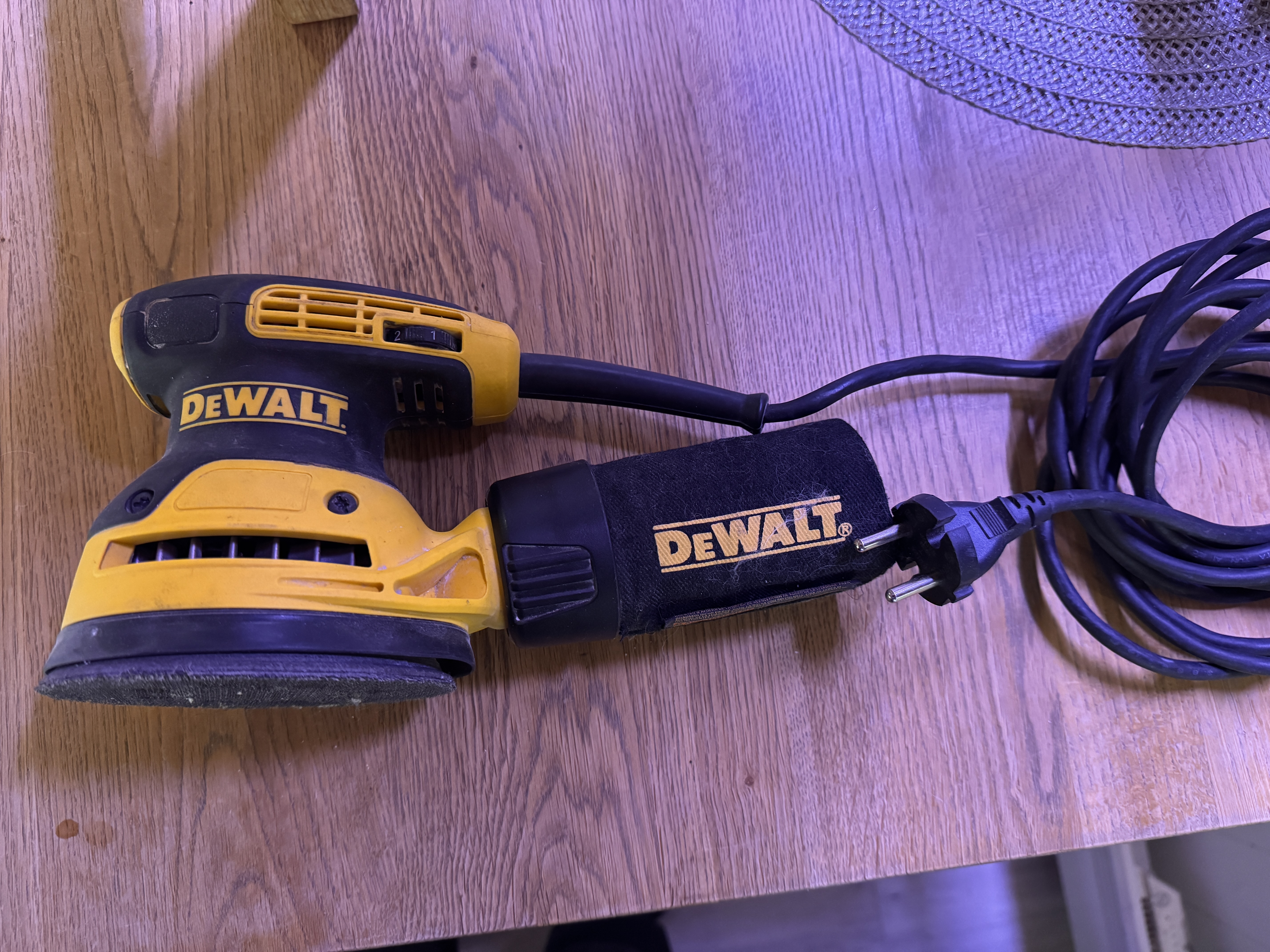 Dewalt 125mm epäkeskohiomakone