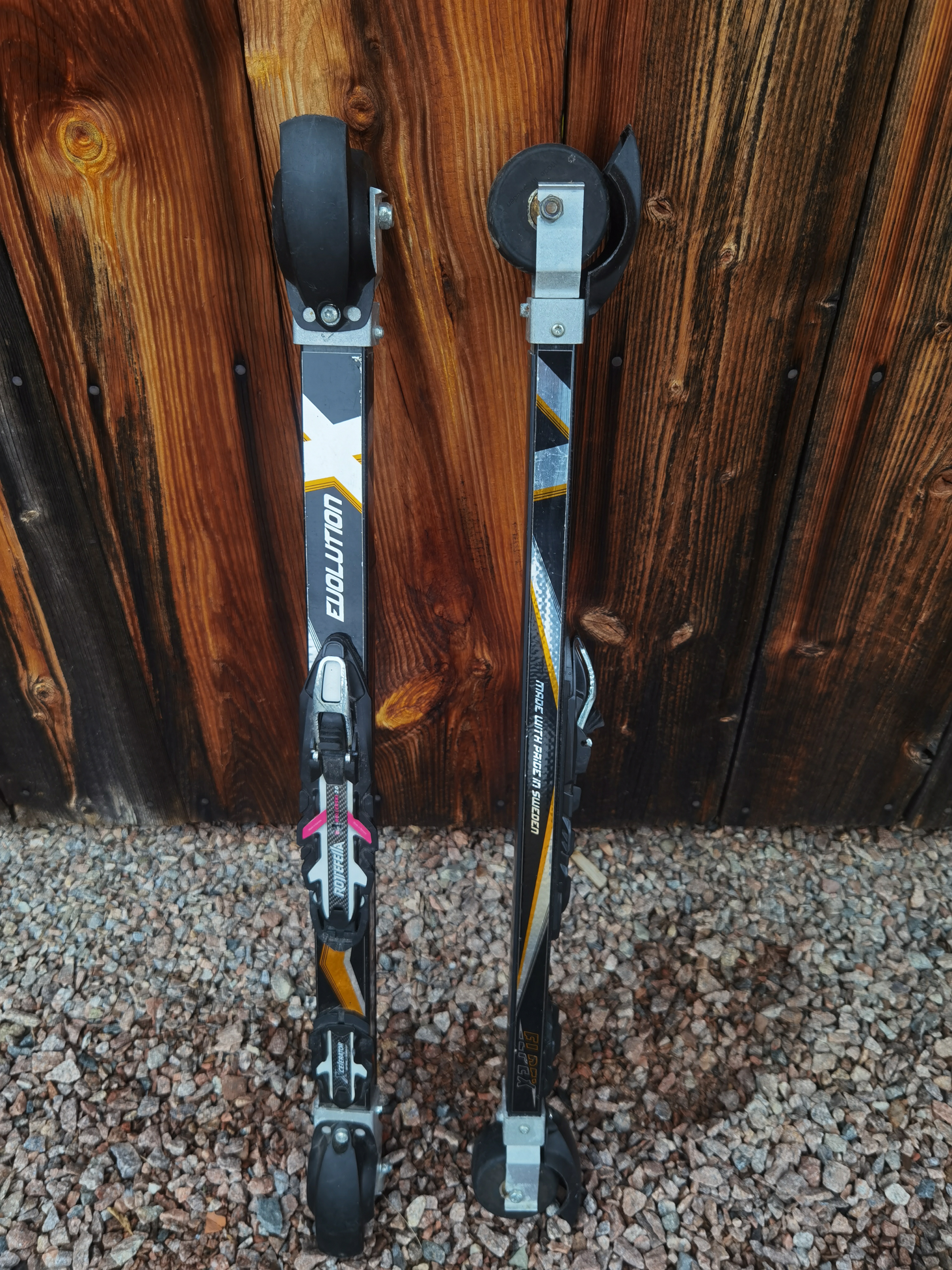 Rullskidor klassiska, stavar och hjälm