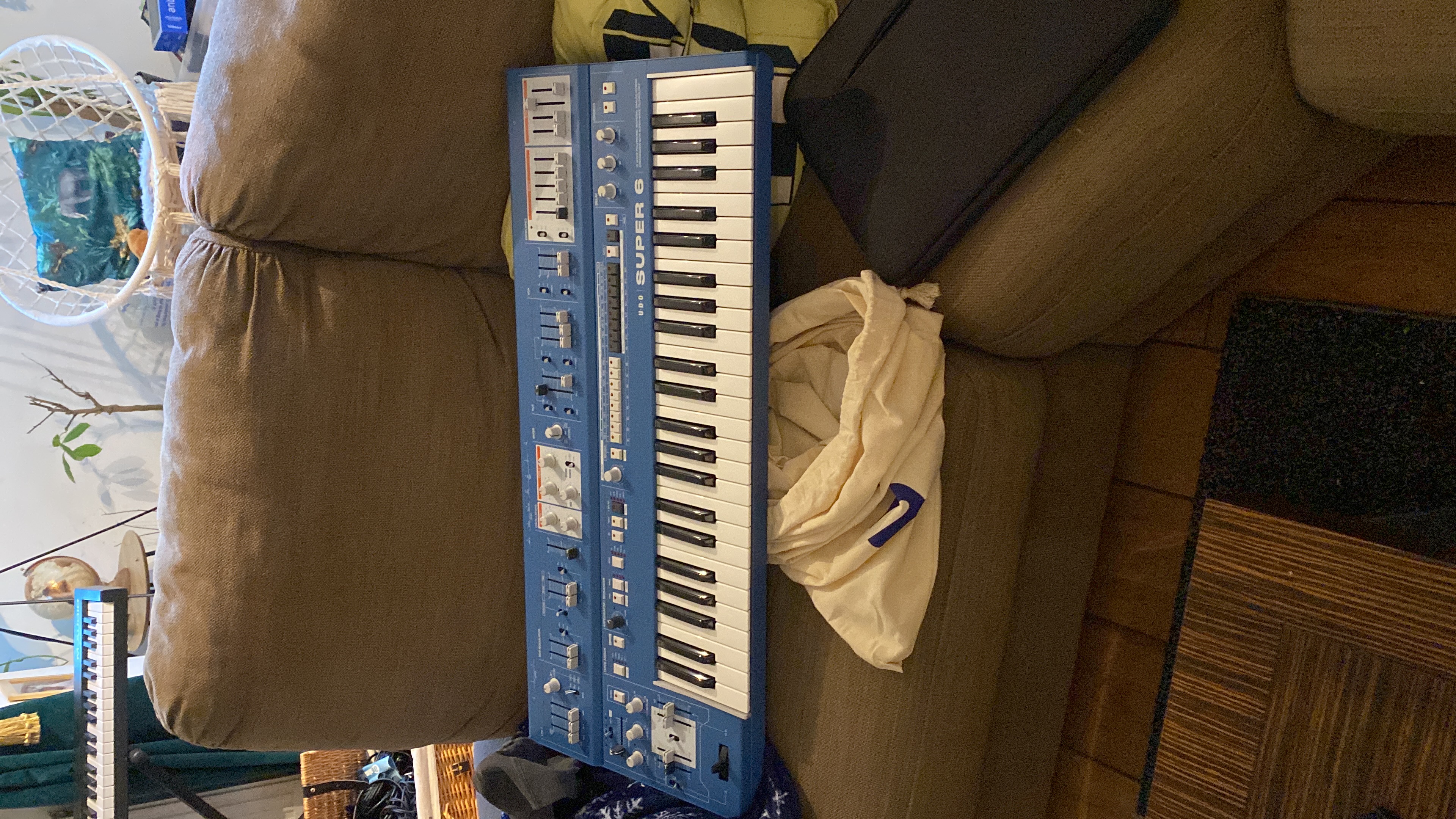 Udo super 6 analogue-hybrid polyphonic synthesizer (blue)