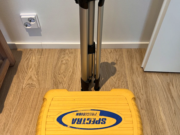 Ristiviivalaaser ja piippari