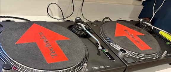 Technics 1210 