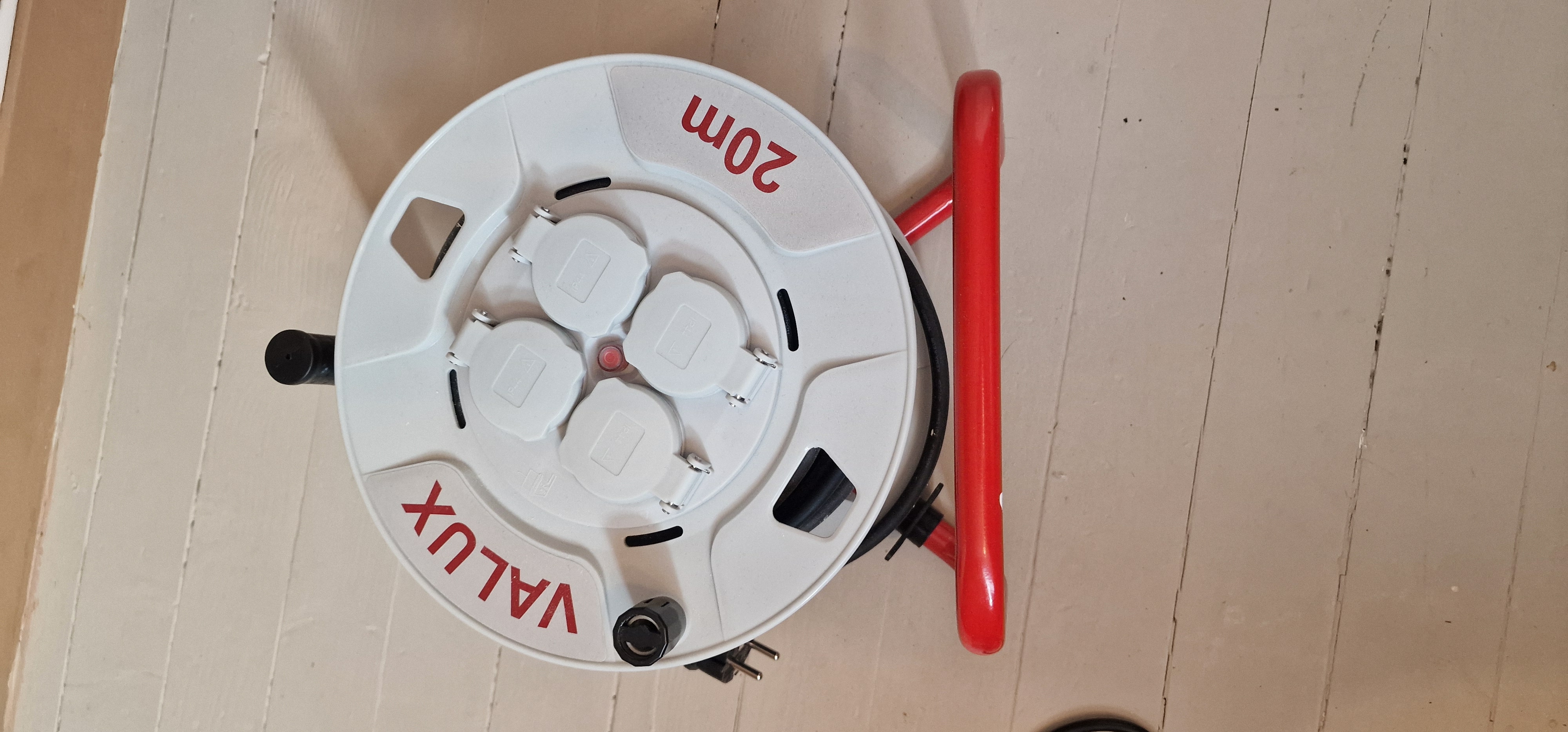 Valux kabeltrommel 4v 20 meter 3g1.5 230v ip44