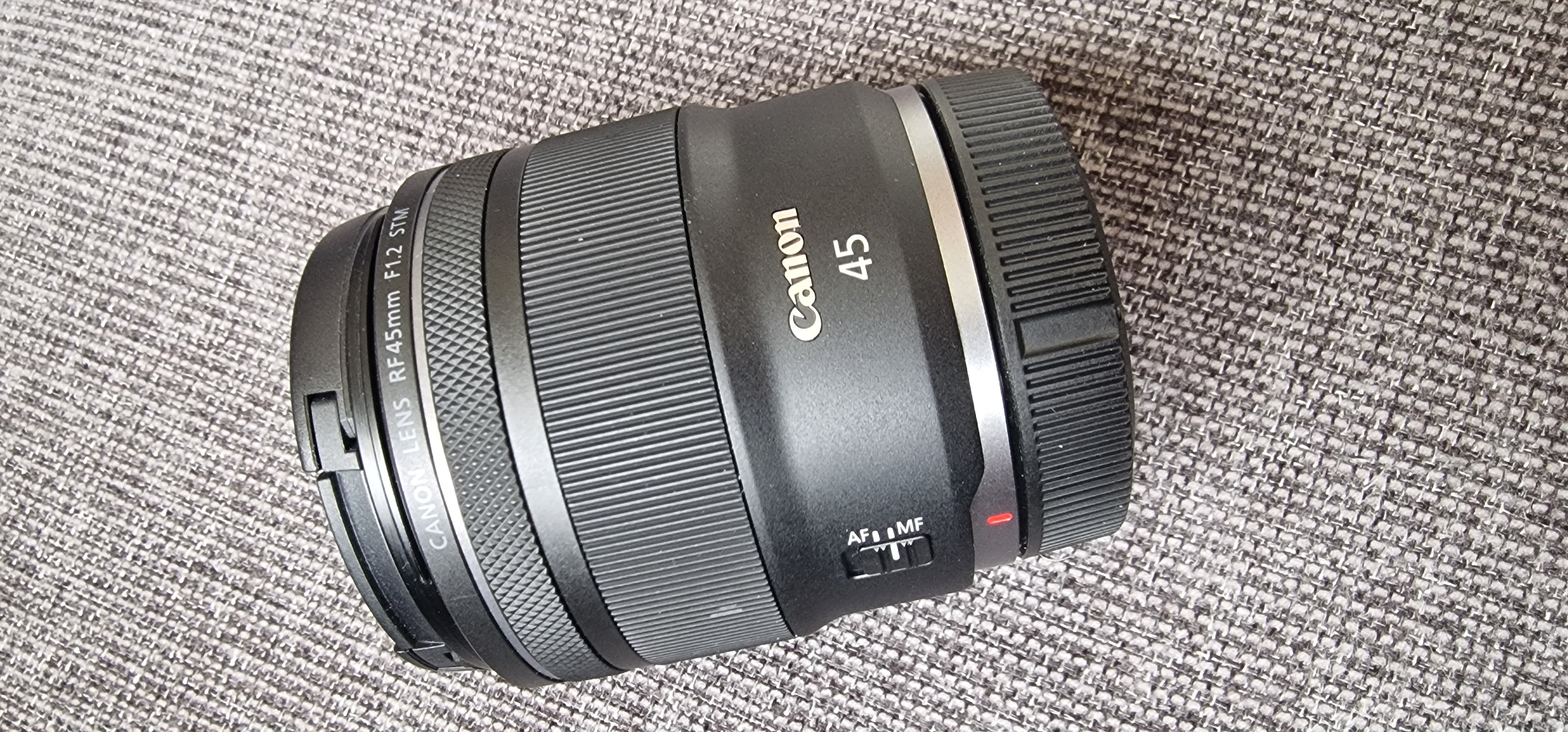 Canon rf 45mm f/1.2 stm