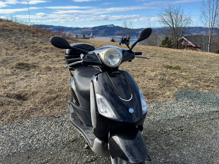 🛵 piaggio fly pålitelig og drivstoffgjerrig moped til leie i trondheim