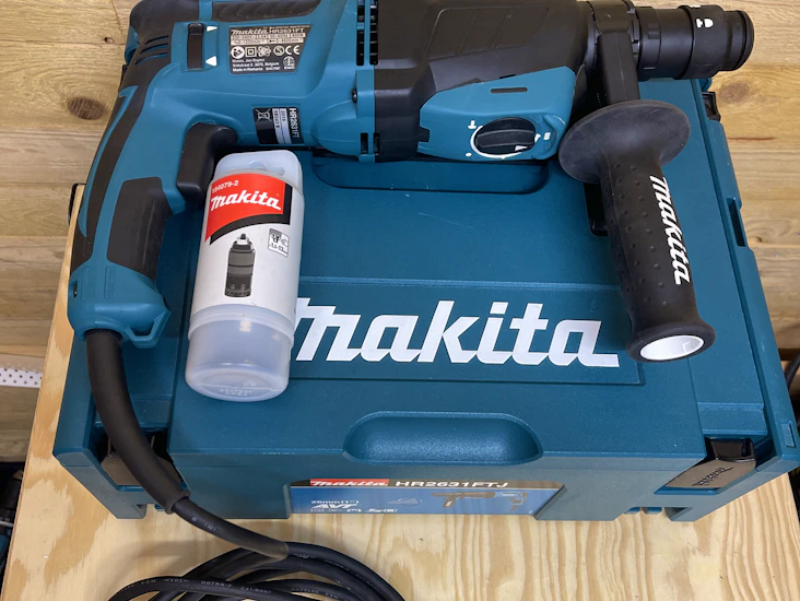 Makita hr2631ft borrhammare
