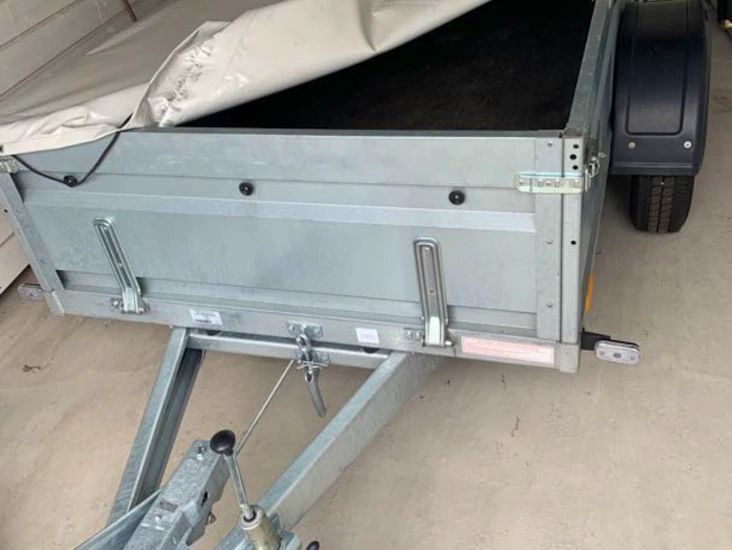 Liten smidig öppen släpvagn