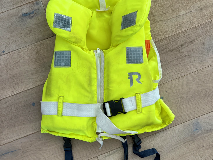 Redningsvest til barn 15-30 kg