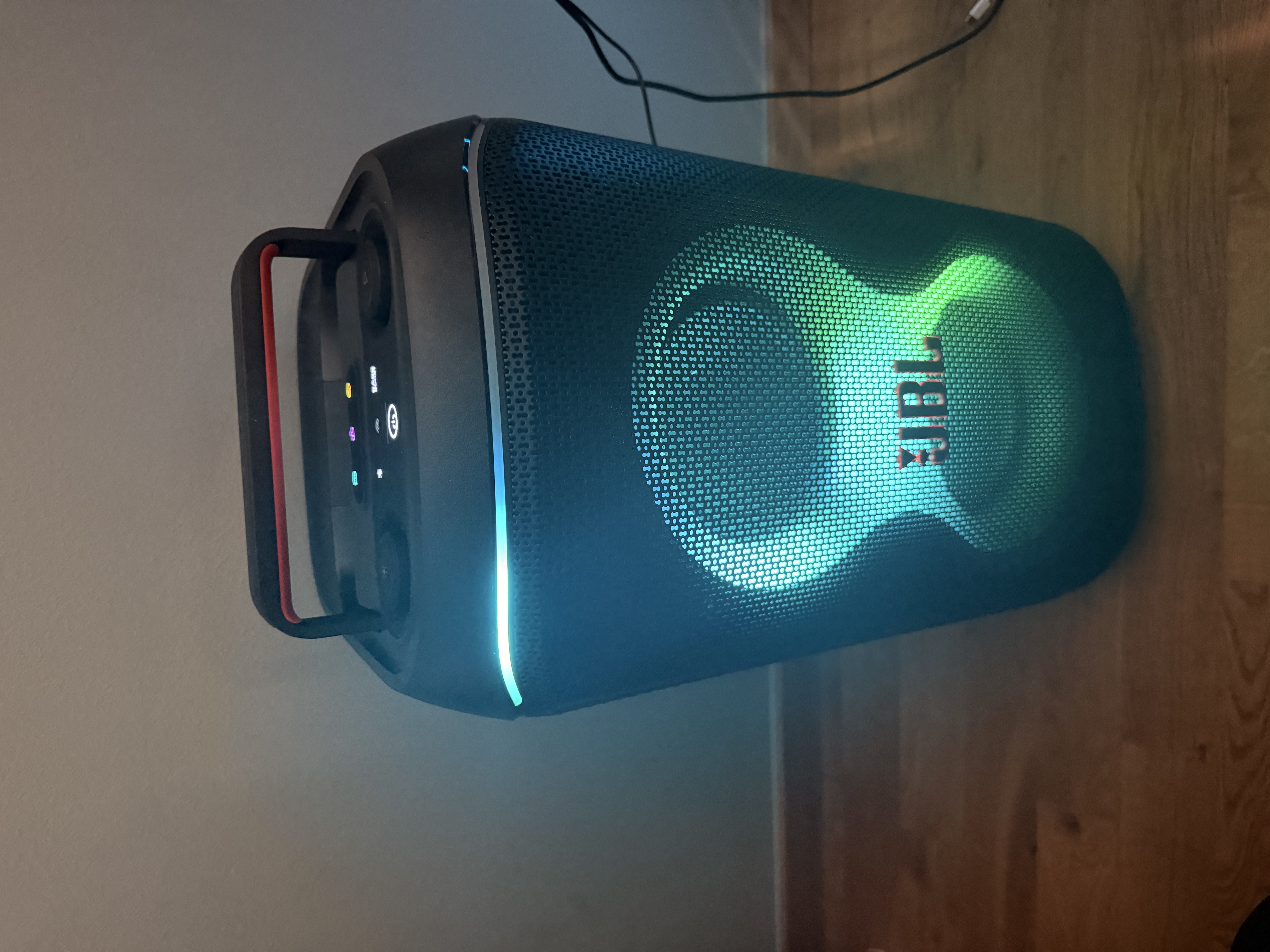 Jbl partybox club 120