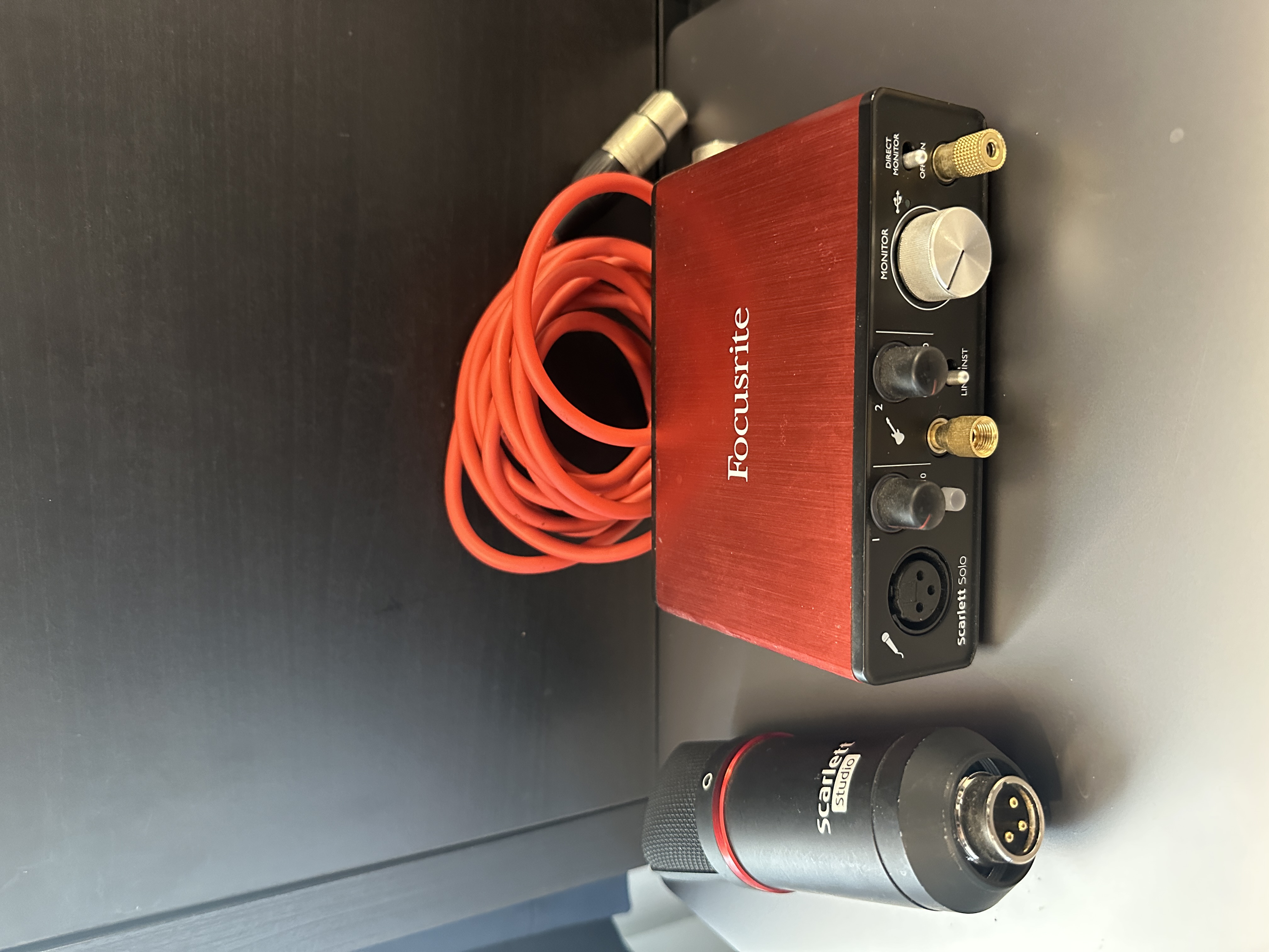 Focusrite scarlett studio solo mkii microphone 