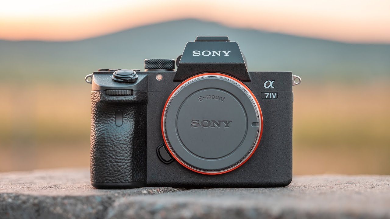 Sony a7iv + 3 batteries + 1 sd card 128gb