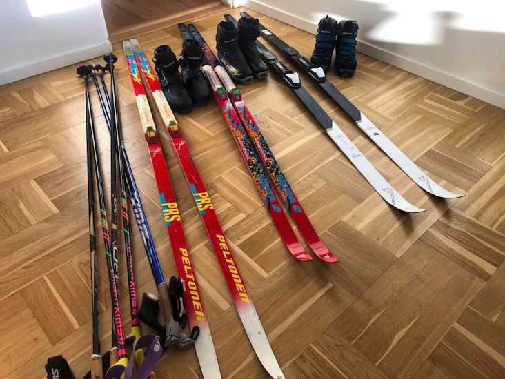 Utrustning komplett: turåkning,skejt+klassisk