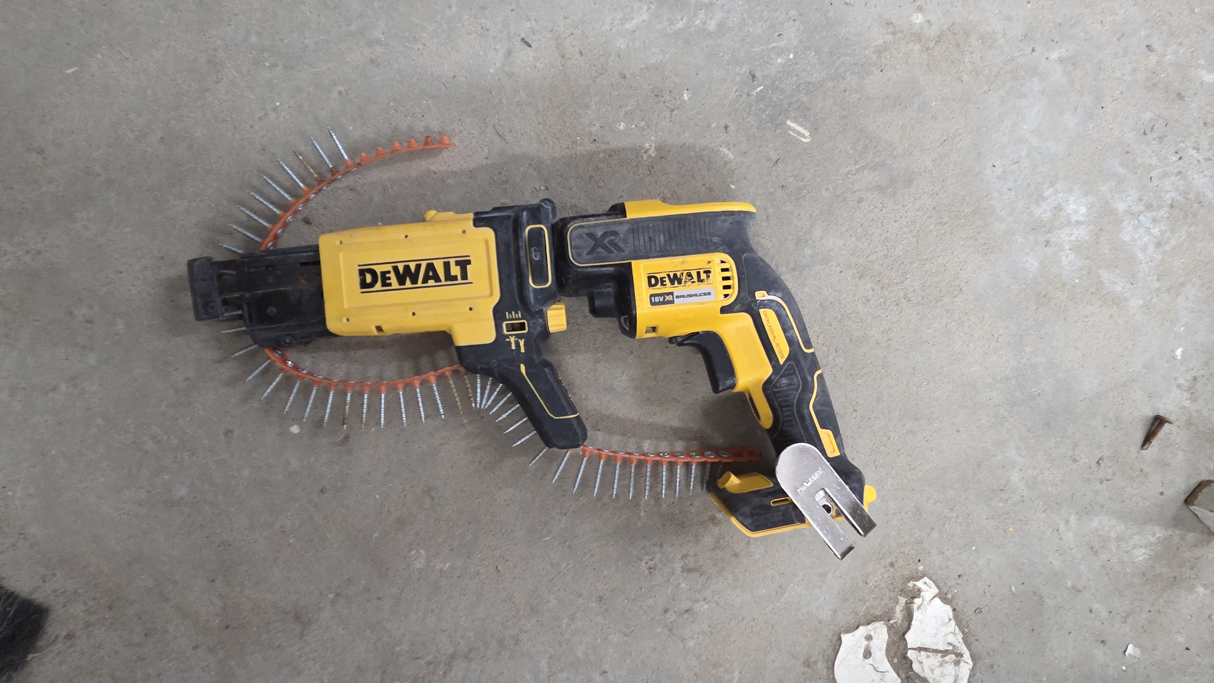 Dewalt skruv automat 