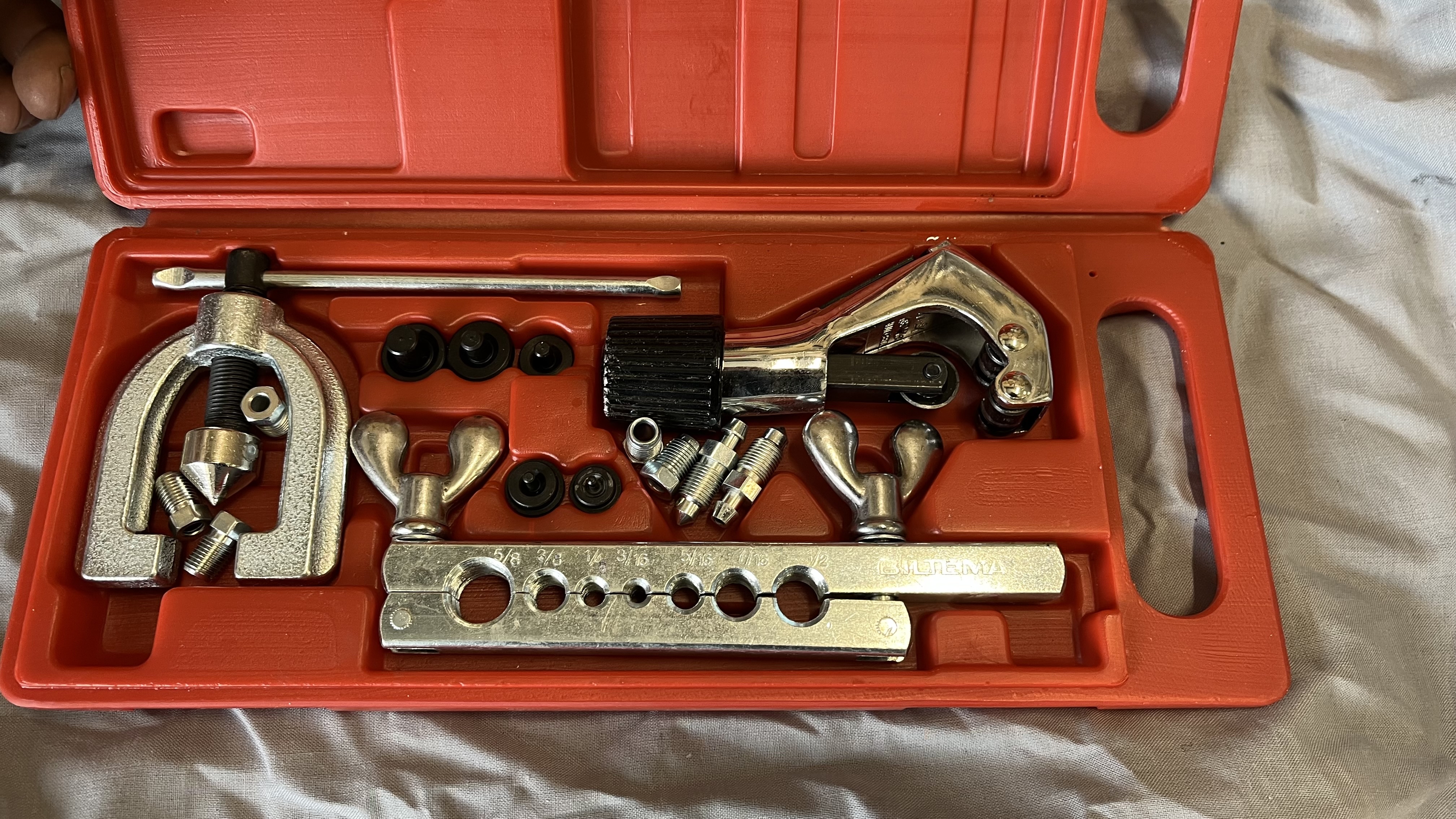 Bromsrörsverktyg (dubbelkoningsverktyg)