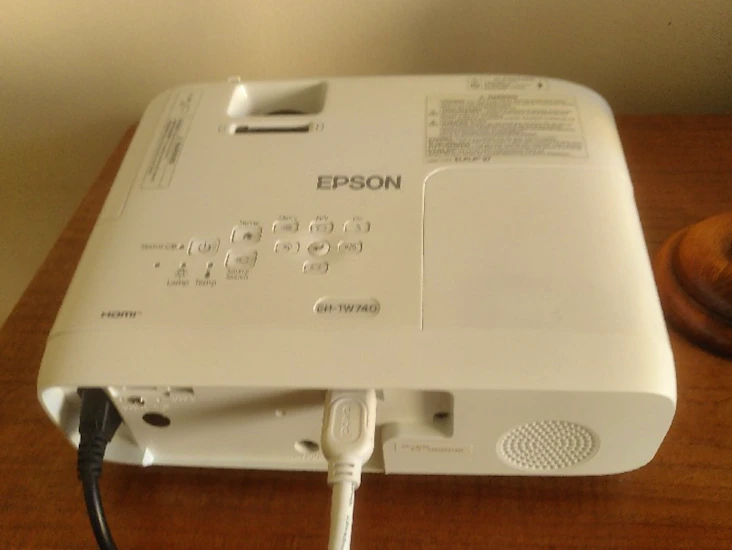 Projektor epson eh-tw740