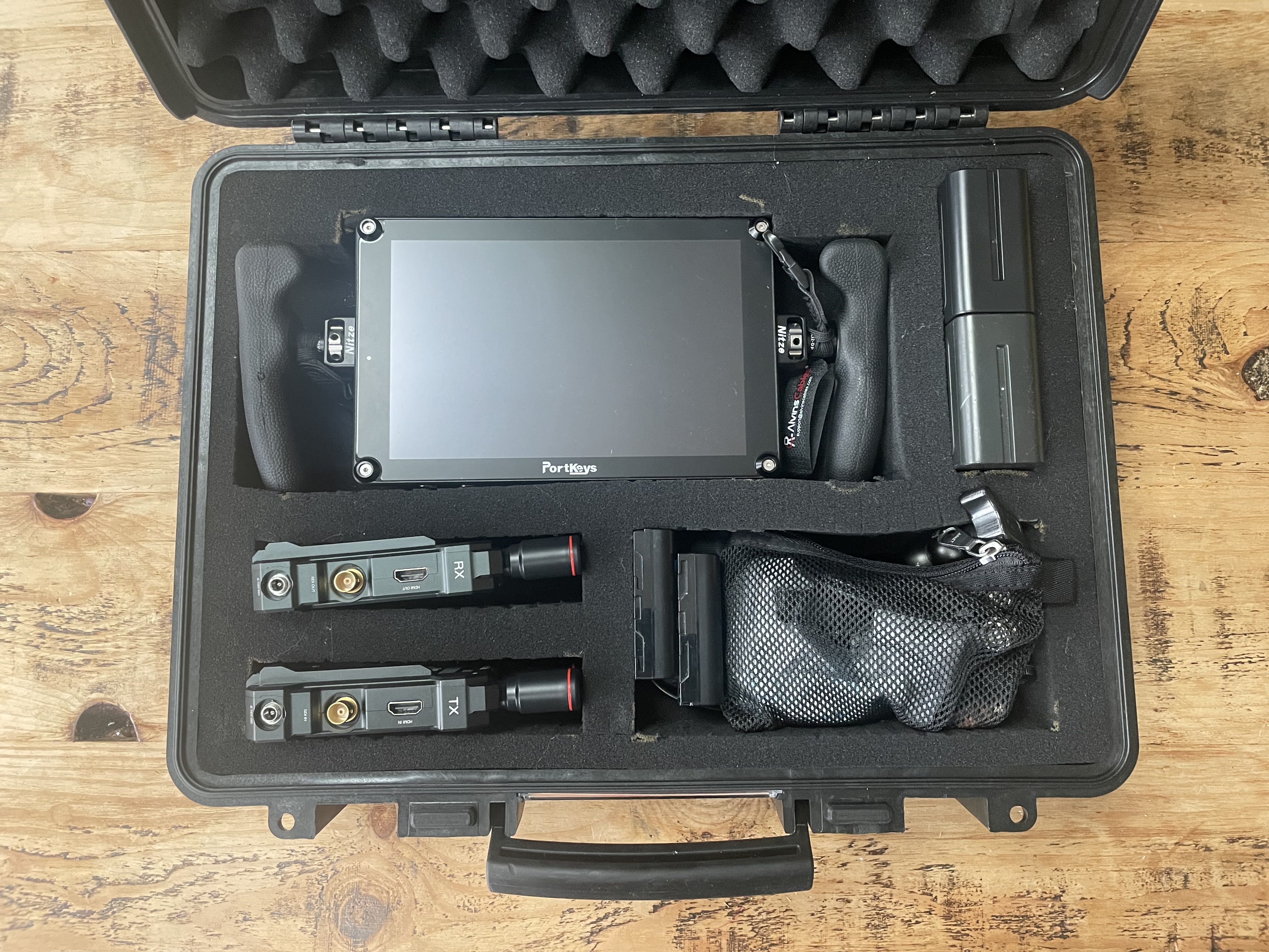 Directors monitor kit - portkeys hs8 + hollyland mars 4k