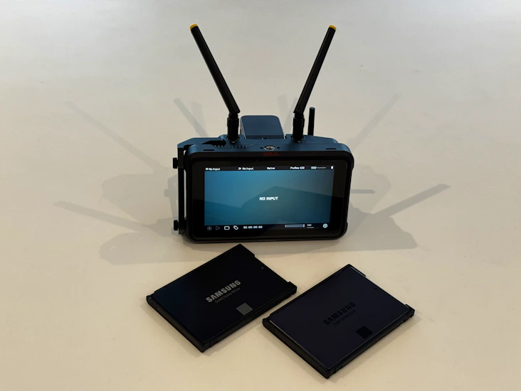 Atomos ninja v + atomos connect module (2 units available)