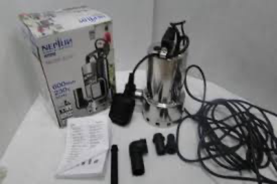 Dränkbar vattenpump 17000 l/h