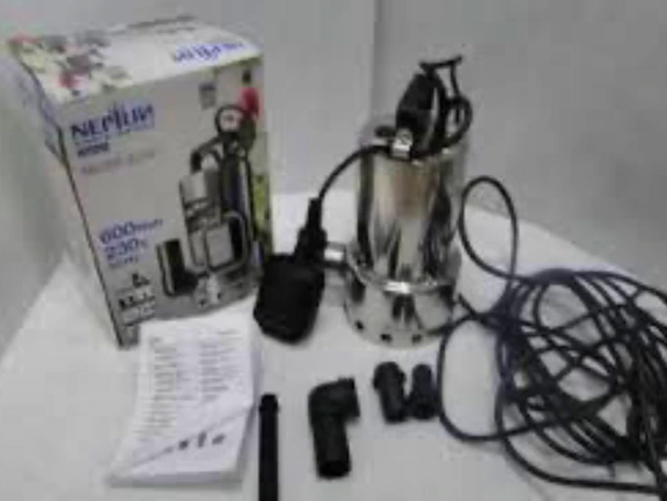 Dränkbar vattenpump 17000 l/h