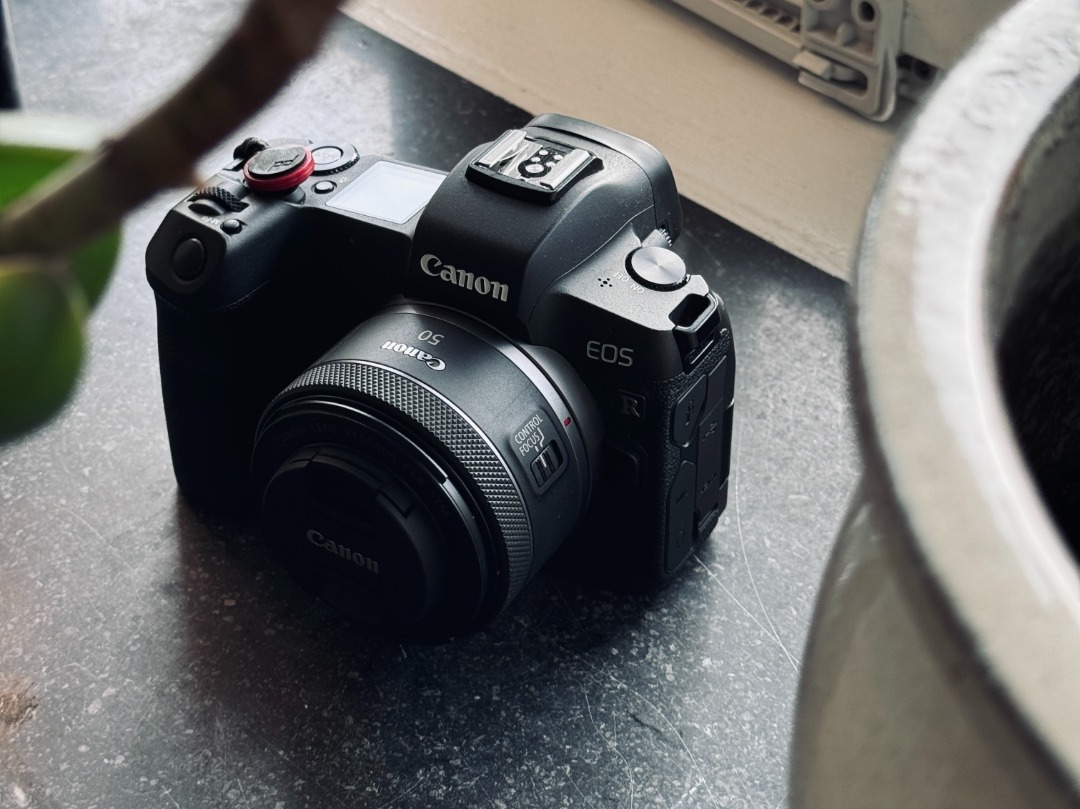 Canon eos r + 50mm f/1.8