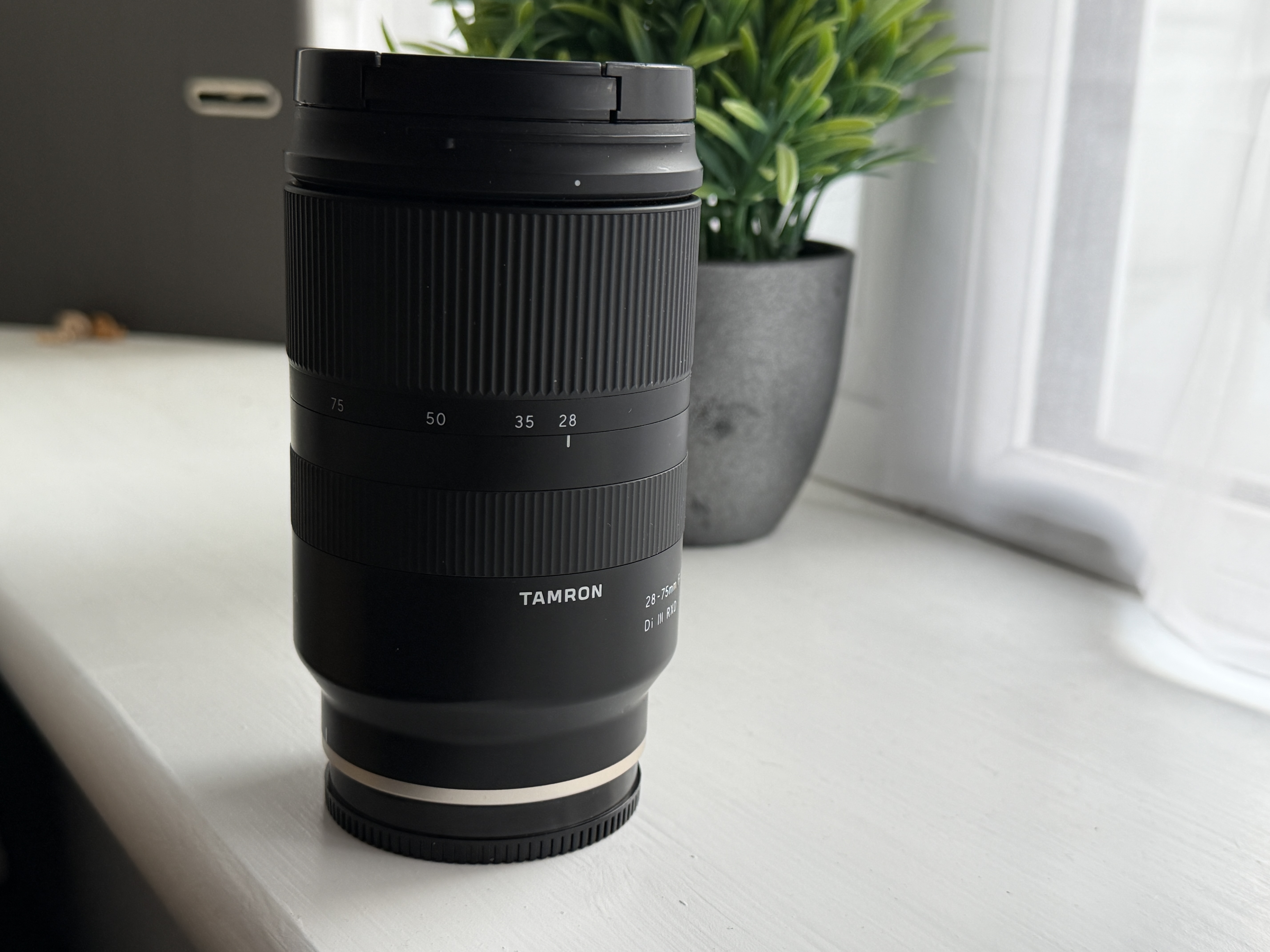Tamron - 28-75mm f/2.8 di iii rxd