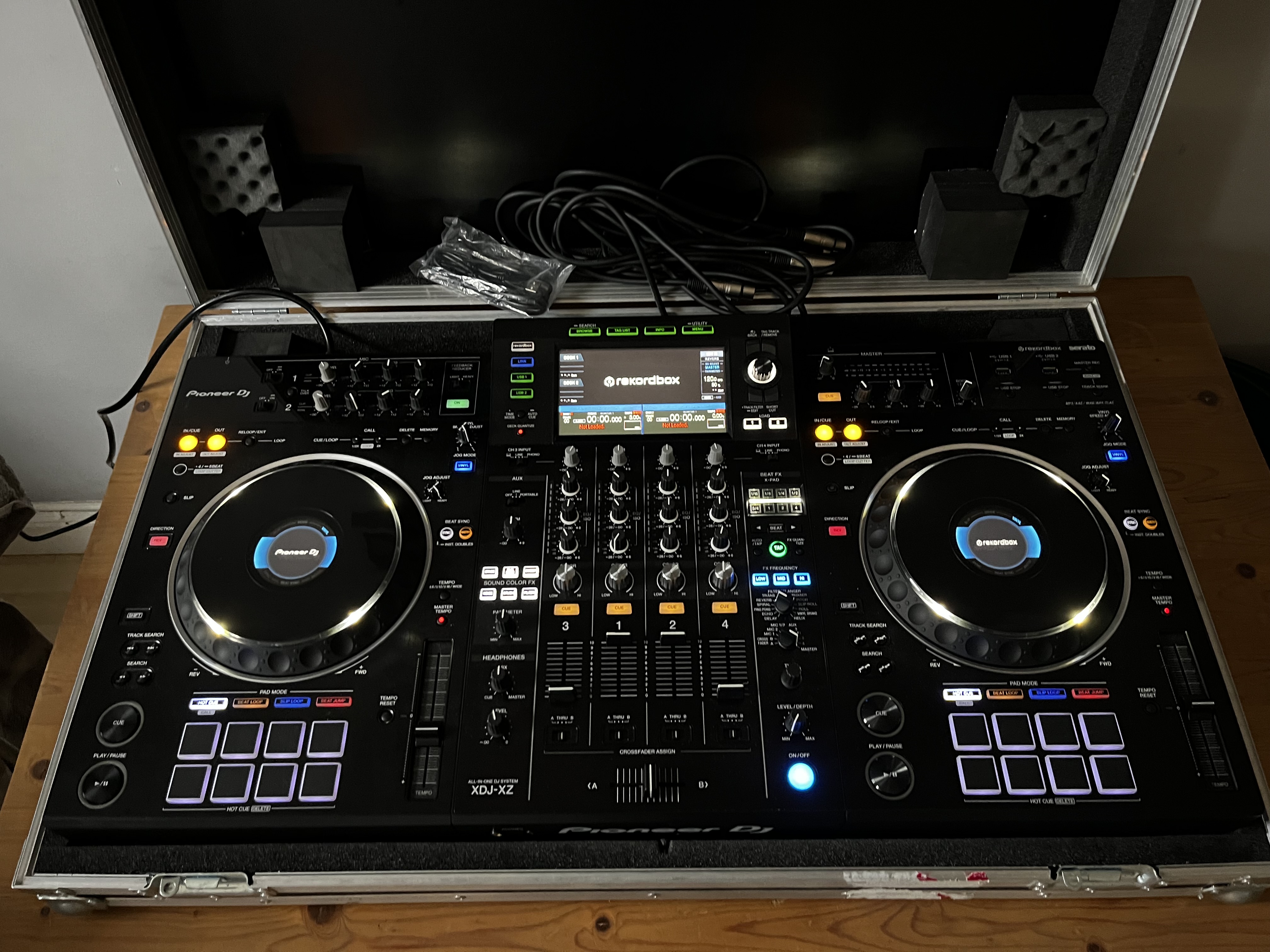 Pioneer xdj-xz all in one system