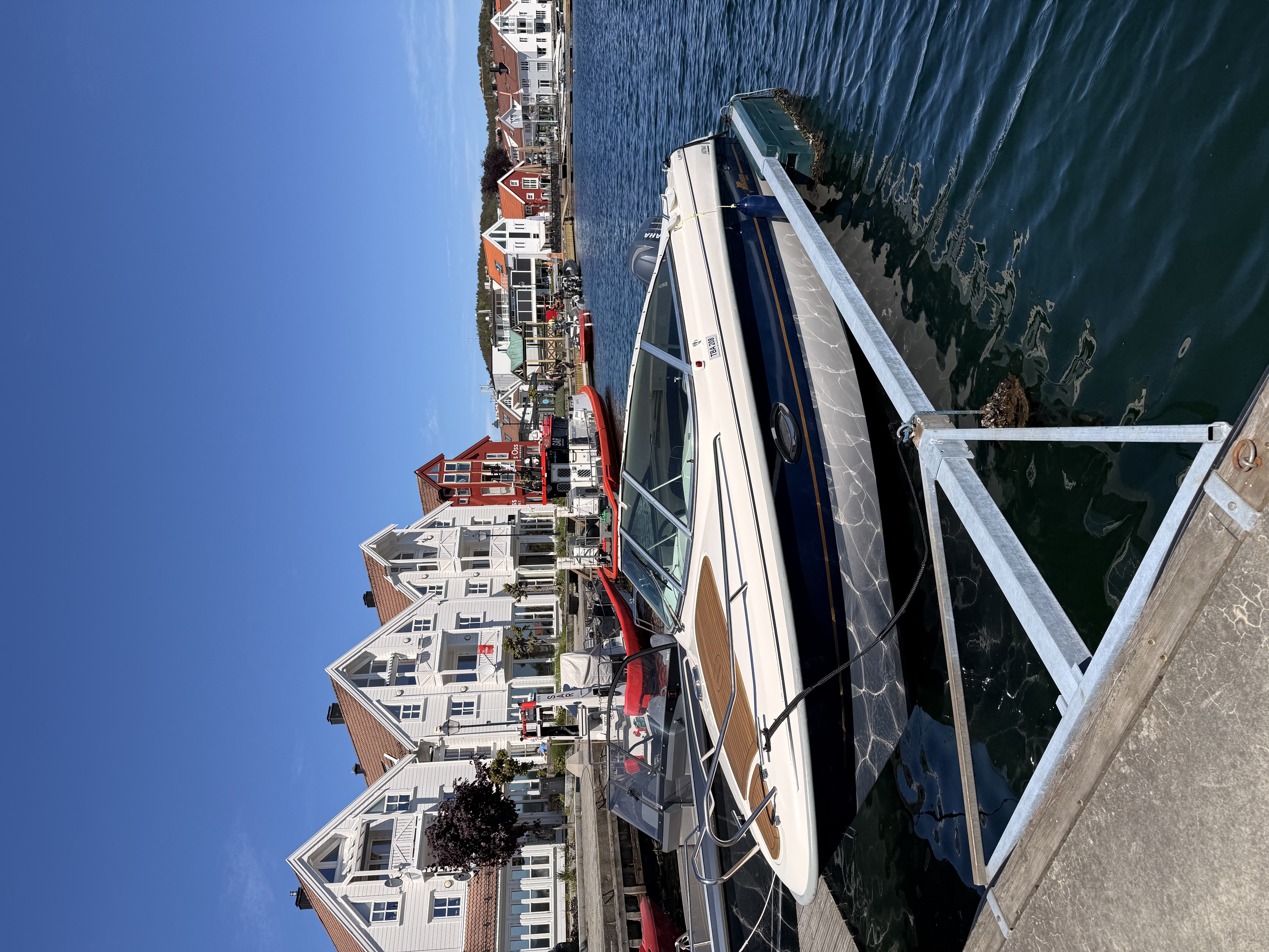 Yamarin 64dc perfekt plassert  midt i lillesand sentrum