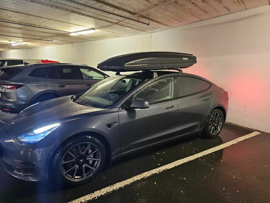 Thule spirit 820 med power grip festesystem