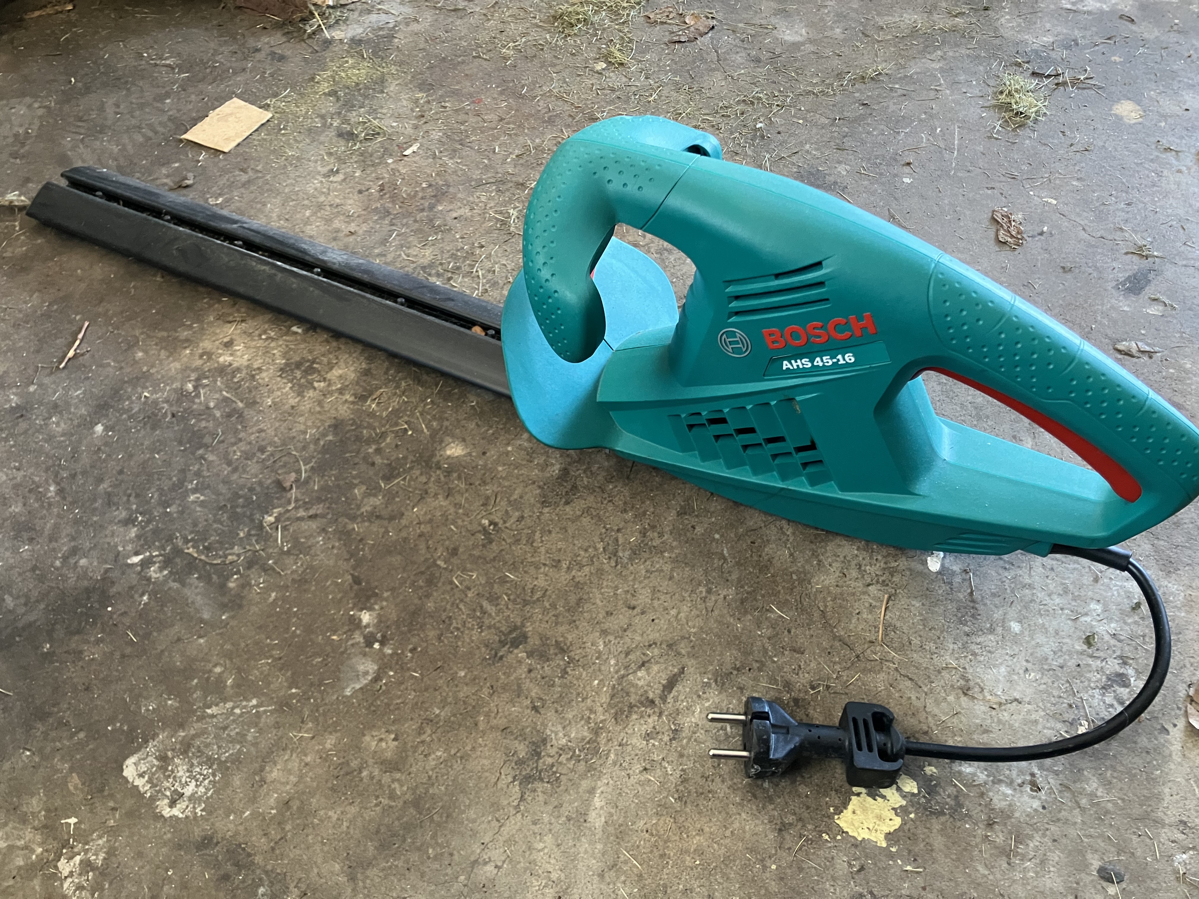 Elektrisk häcktrimmer