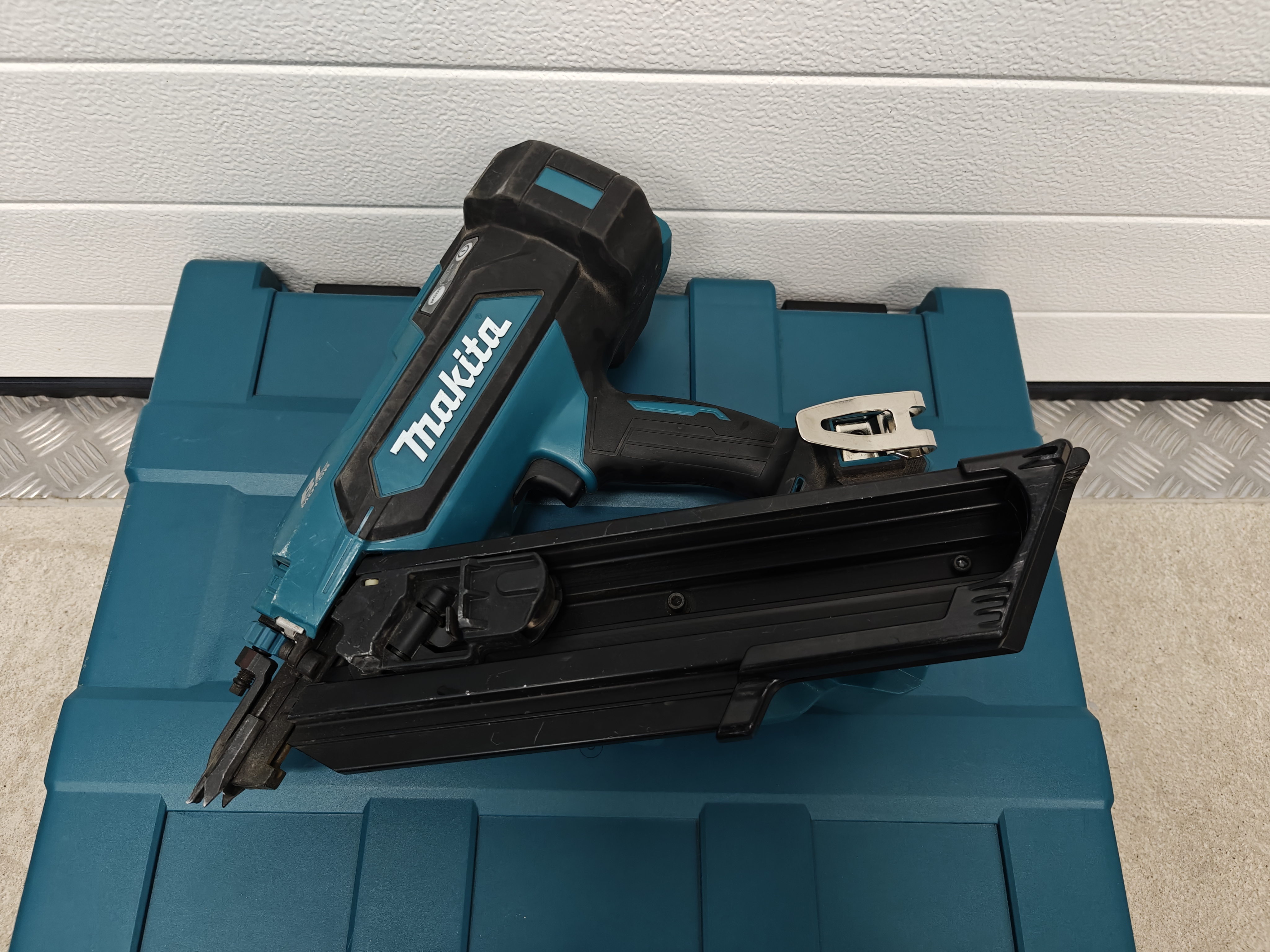 Makita dbn900zk runkonaulain