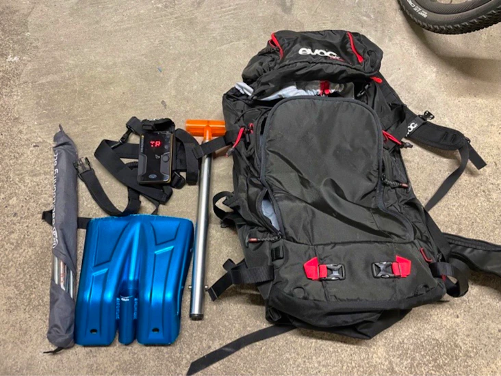 Sekk med skredutstyr