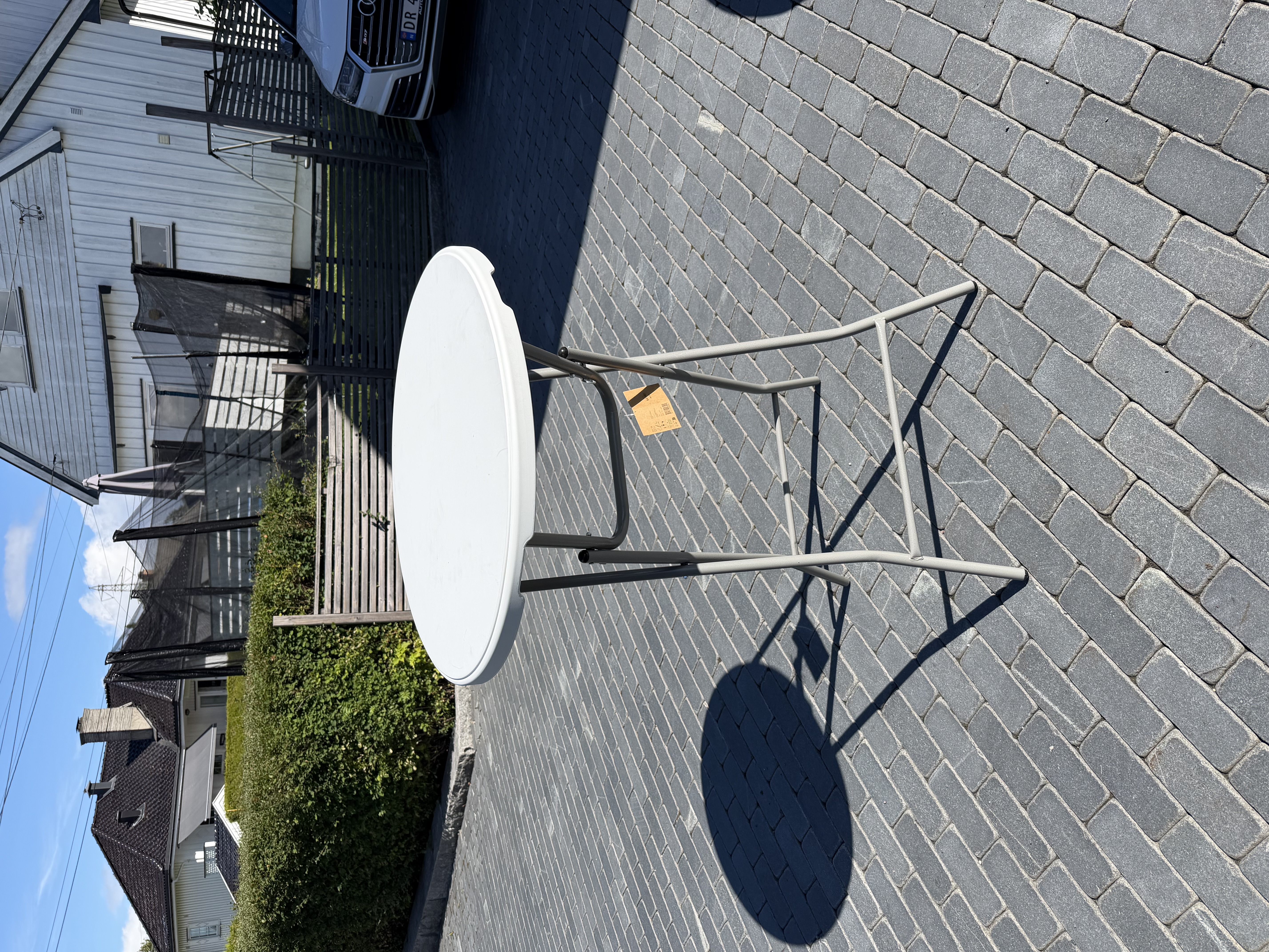 Ståbord med duk, farge sort.