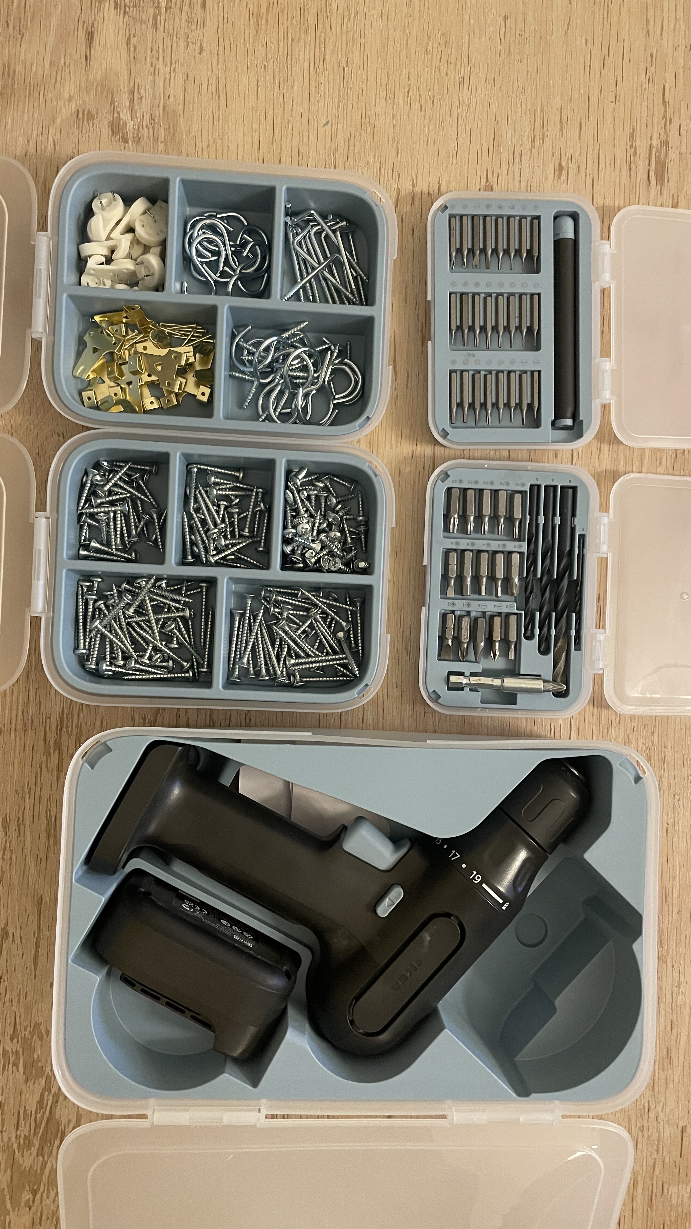 Skruvdragare med tillbehör 