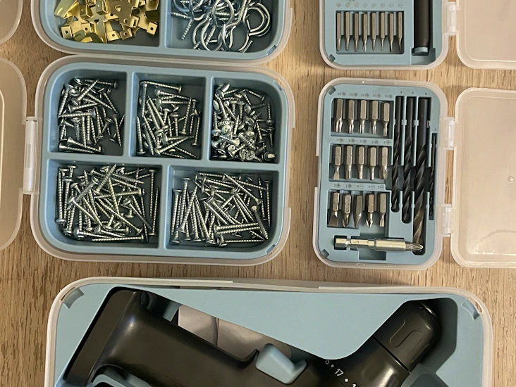 Skruvdragare med tillbehör