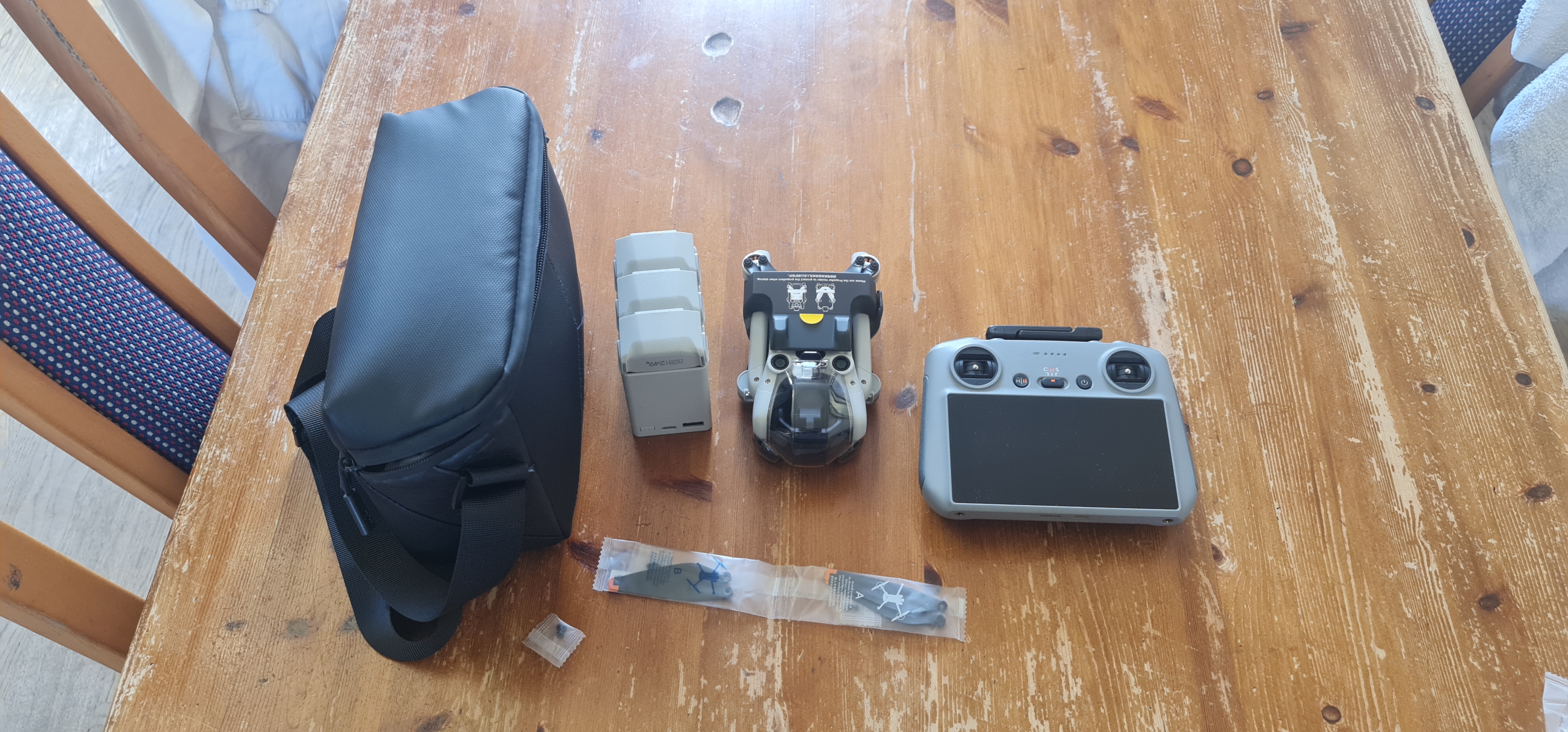 Dji mini 4 pro fly more combo + rc2 | 4k hdr drone | 3 batteries | perfect for